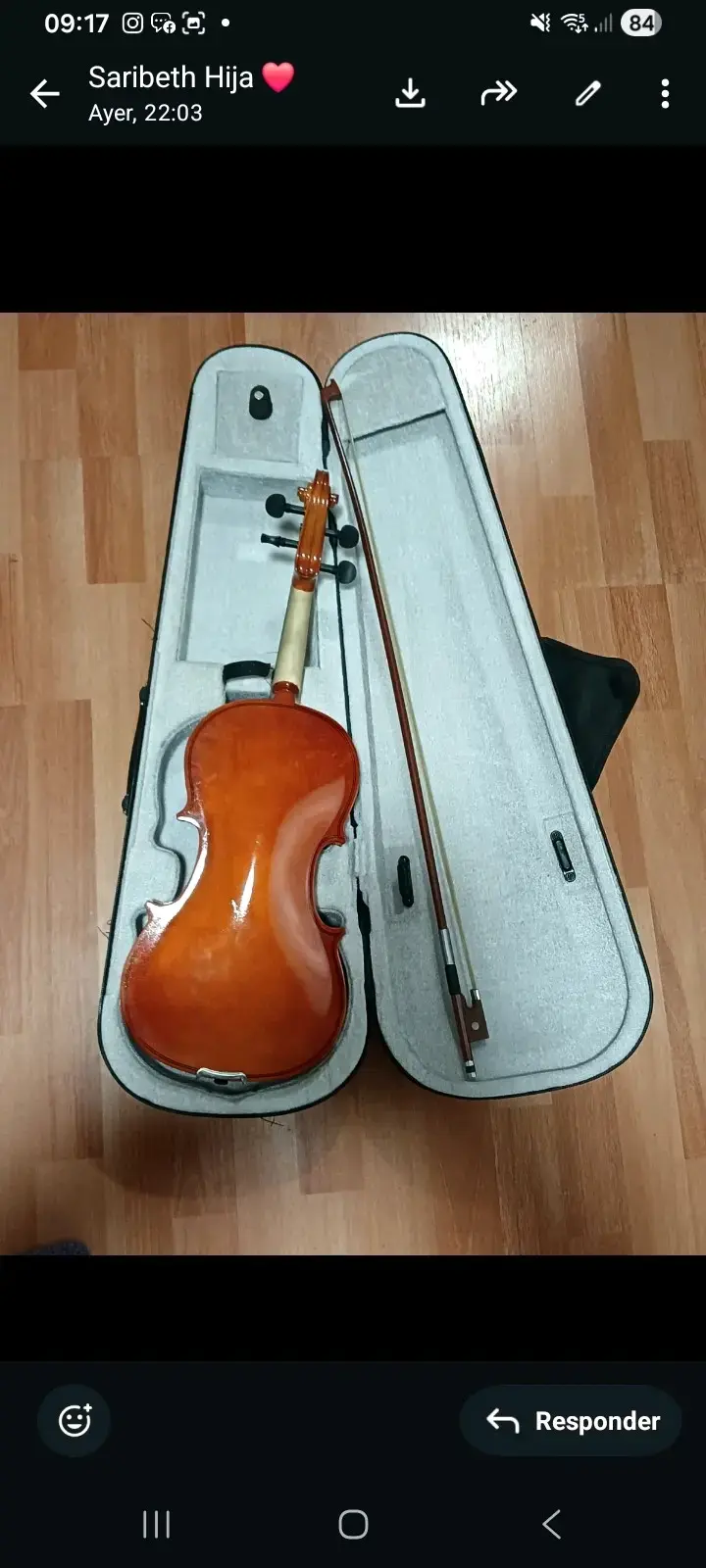 Violín con estuche y arco - 2