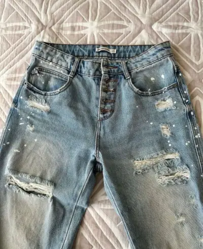 Jeans desgastados azules - miniatura 2