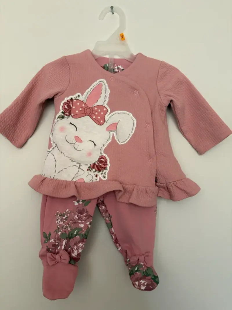 Conjunto bebé rosado con conejito Limonada