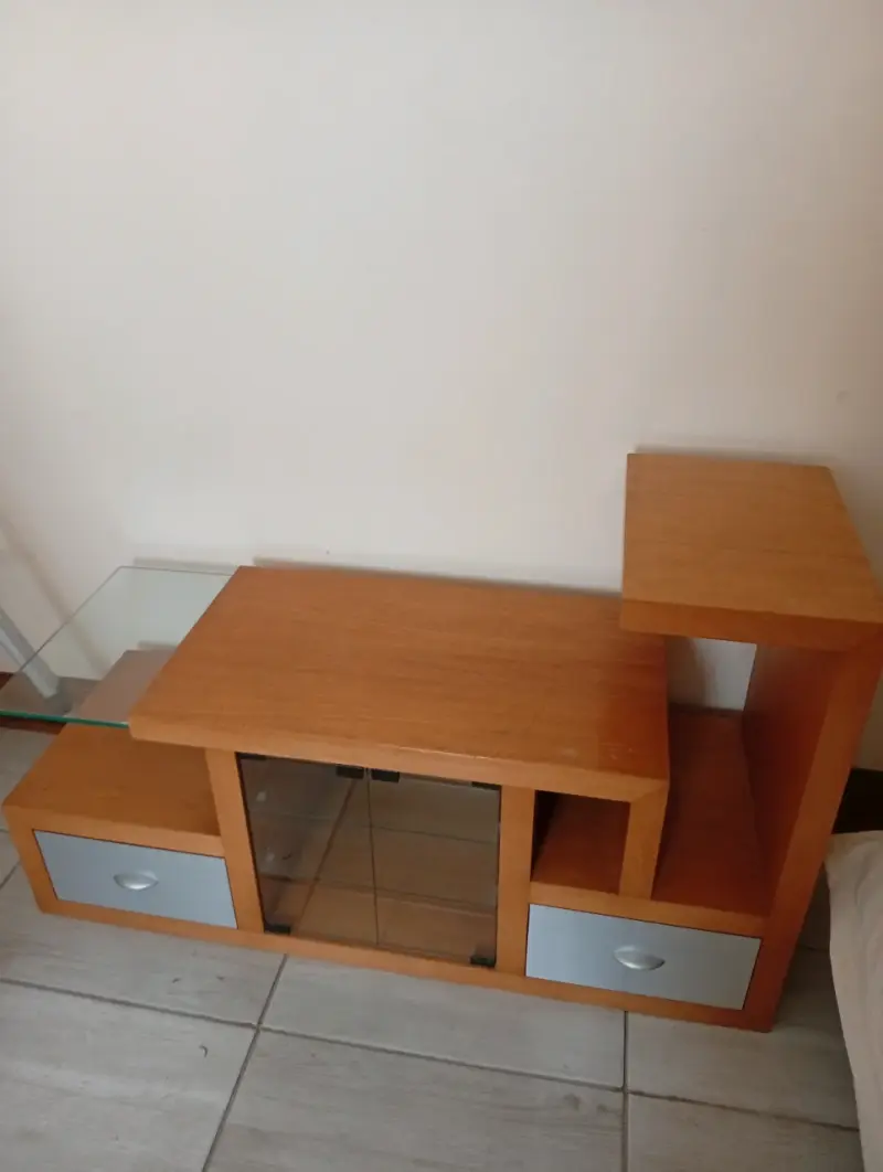 Mueble de madera para TV