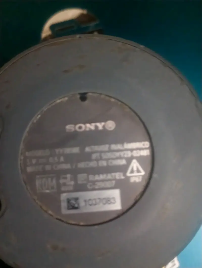 Parlante Bluetooth gris compacto Sony - 3