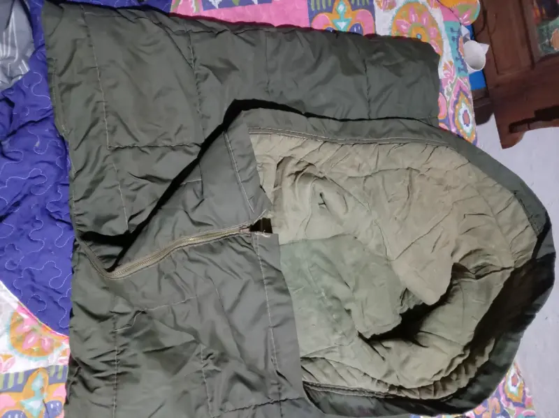 Dos sacos de dormir militar - 2