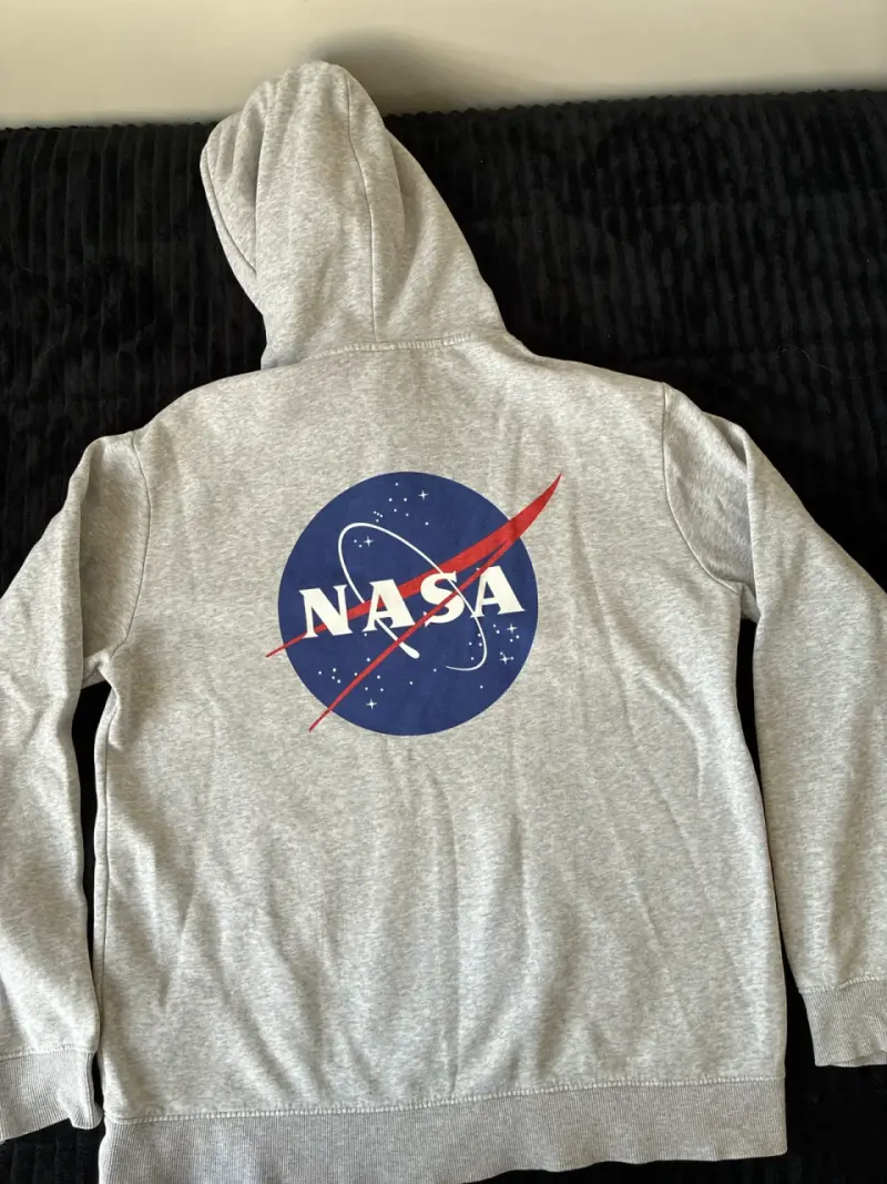 Polerón gris HyM la nasa - 3
