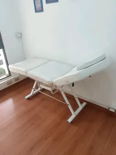 Camilla de masajes blanca ajustable - miniatura 1