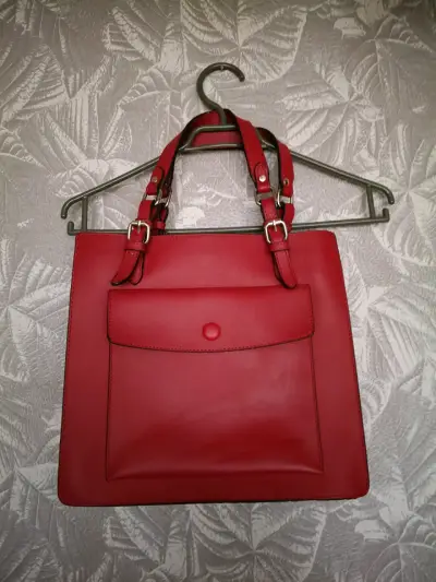 Cartera roja de cuero - miniatura 1