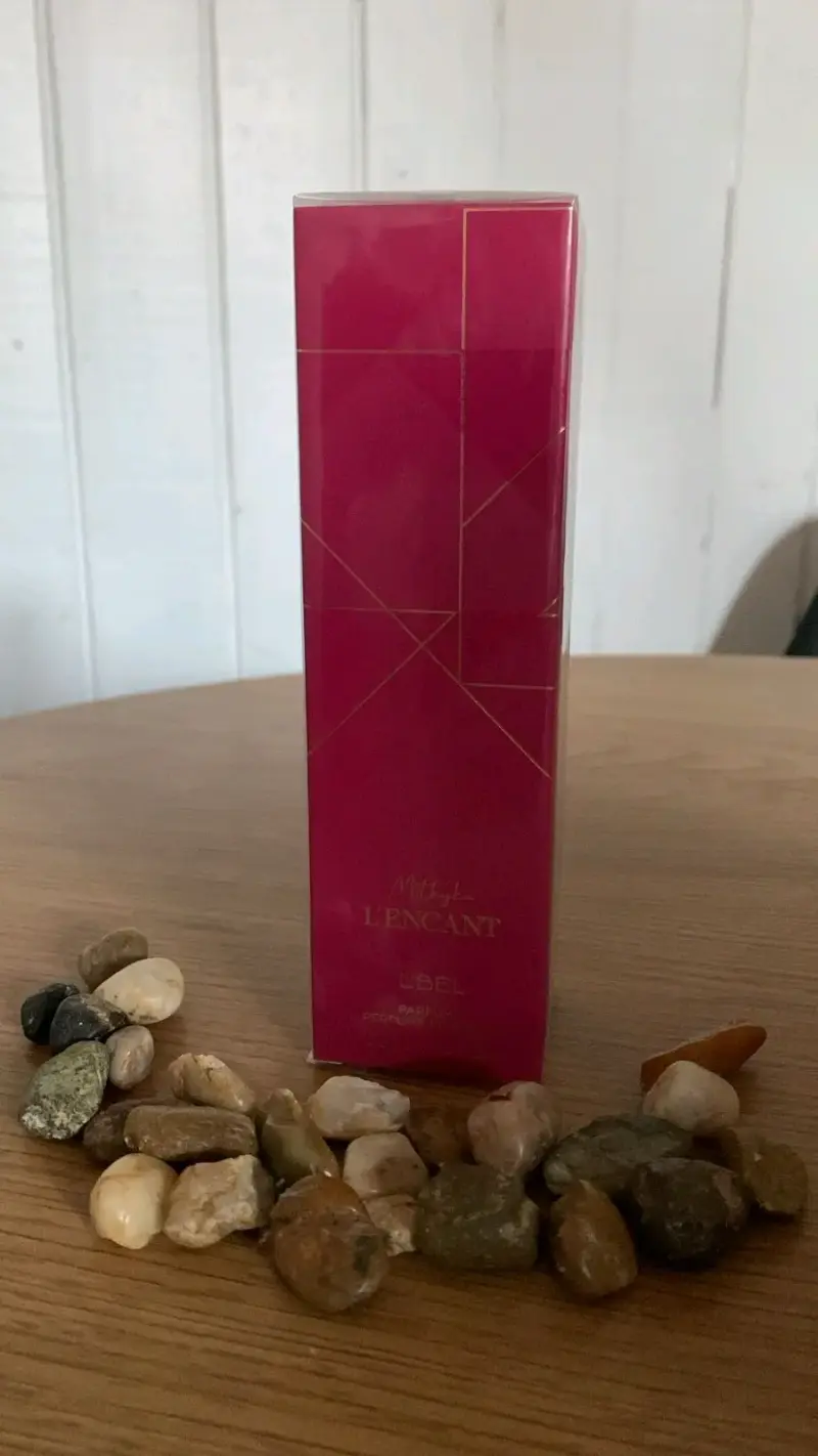 Perfumes de mujer y hombres - 4