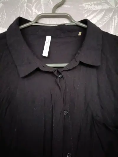 Camisa negra manga larga - miniatura 3