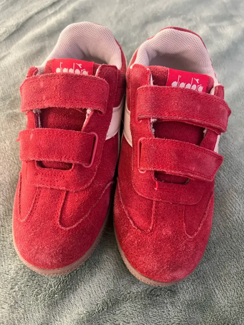 Zapatillas rojas de niña - 3