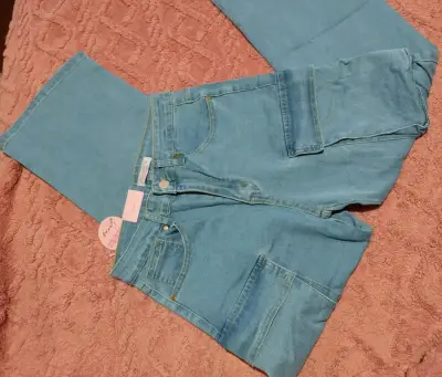 Jeans celestes nuevos - miniatura 1