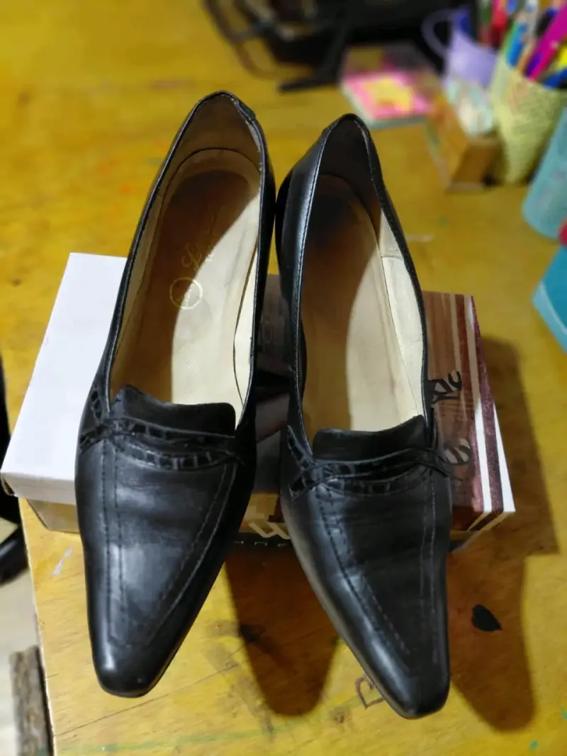 Zapatos de tacón negros elegantes y color azul mar - 1