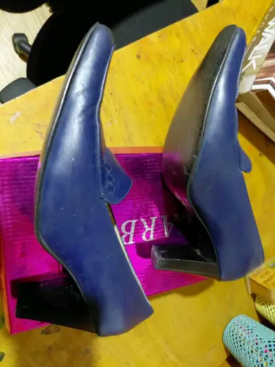 Zapatos de tacón negros elegantes y color azul mar - miniatura 3