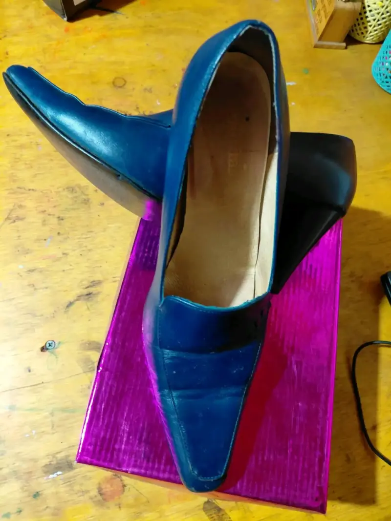 Zapatos de tacón negros elegantes y color azul mar - 4