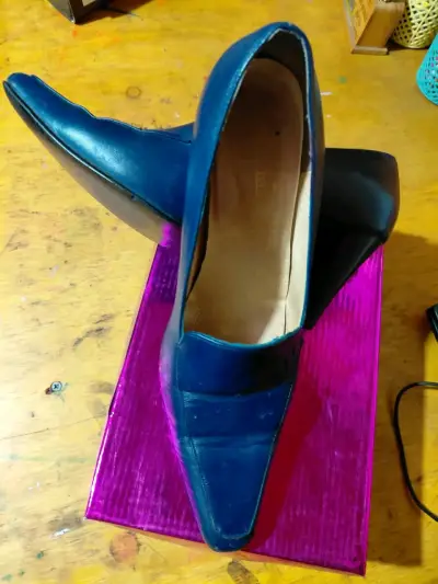 Zapatos de tacón negros elegantes y color azul mar - miniatura 4