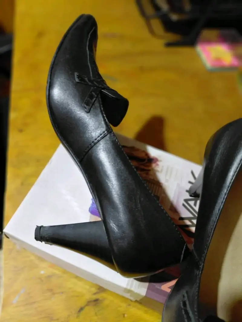 Zapatos de tacón negros elegantes y color azul mar - 5