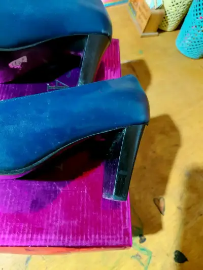Zapatos de tacón negros elegantes y color azul mar - miniatura 6