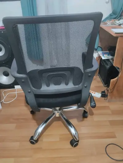 Silla de oficina negra - miniatura 3