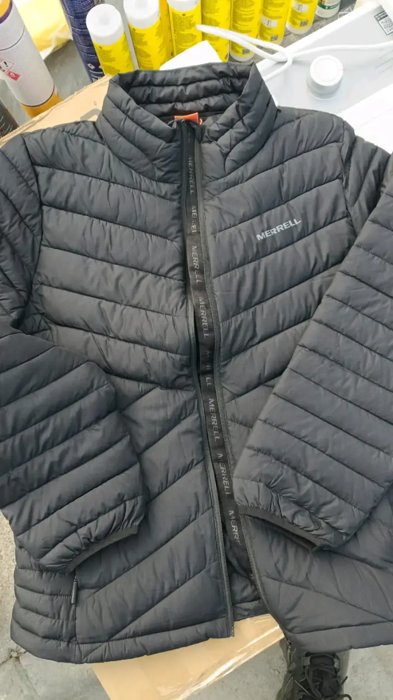Chaqueta acolchada negra Merrell - 1