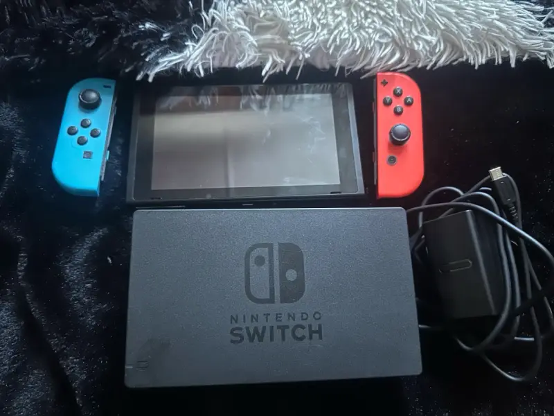 Nintendo Switch V1 Neon + Dock + MicroSD 128G - 1