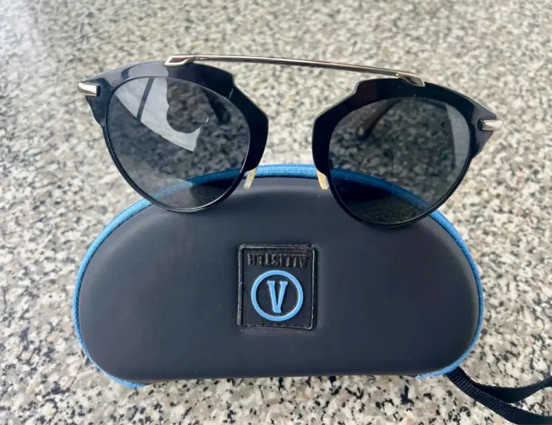 Gafas de sol negras con estuche Allister - 1