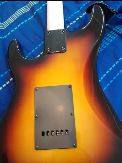 Guitarra eléctrica Washburn - miniatura 4