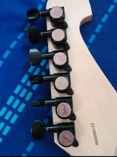 Guitarra eléctrica Washburn - miniatura 6