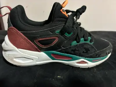 Zapatillas deportivas diseño moderno - miniatura 1