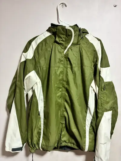 Chaqueta impermeable verde y blanca - miniatura 1