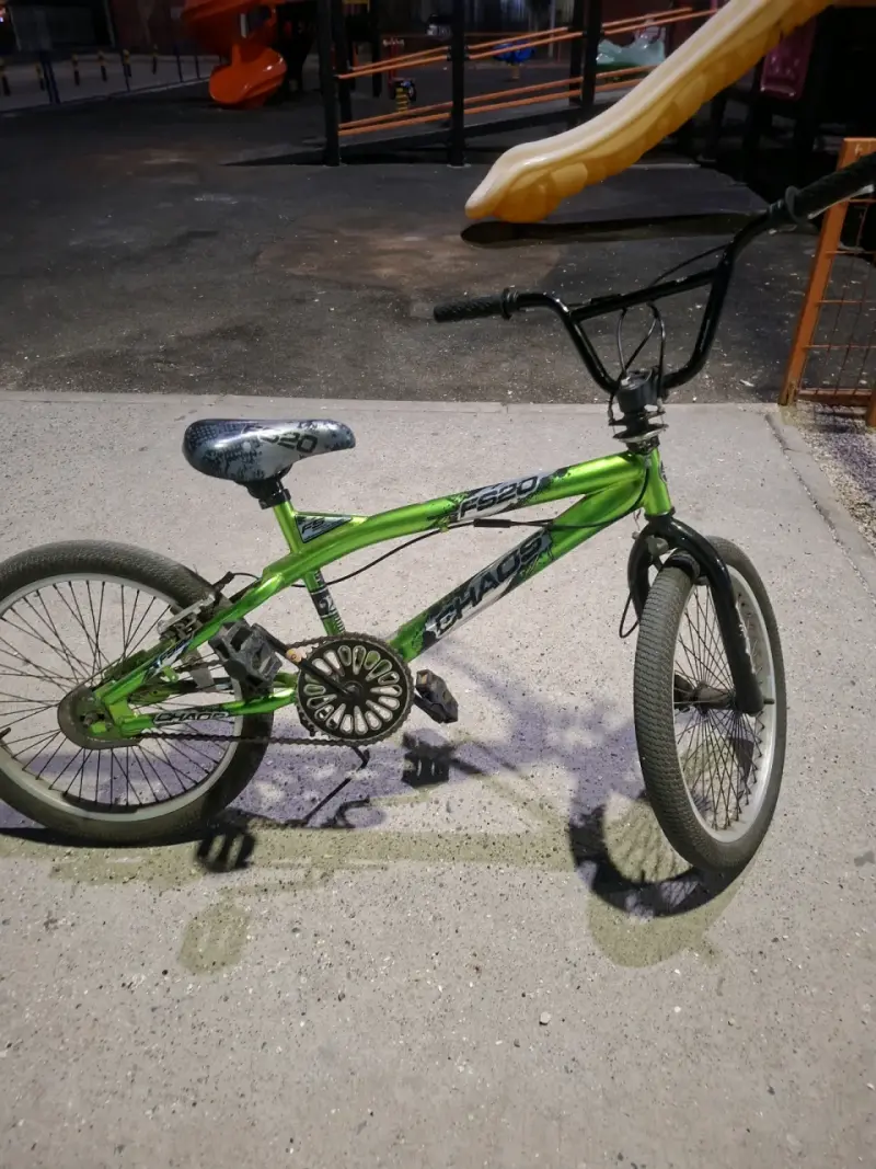 Bicicleta BMX verde - 1