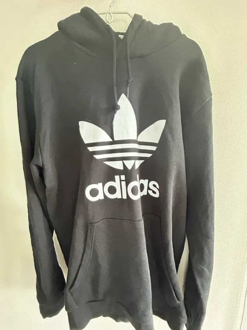Polerón negro Adidas con capucha - 2