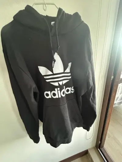 Polerón negro Adidas con capucha - miniatura 3