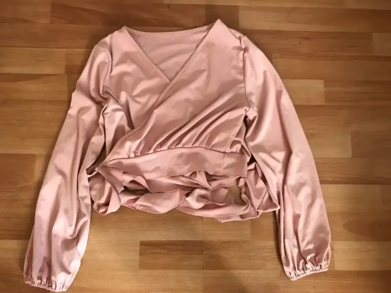 Blusa rosada de satén