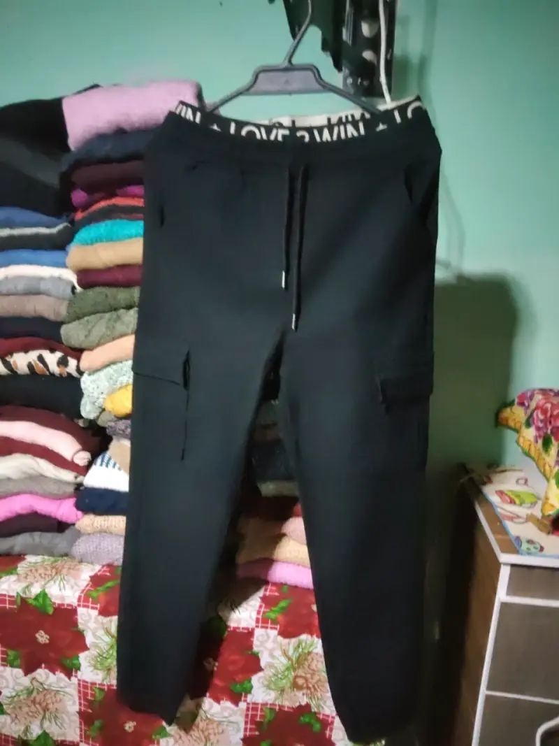 Pantalones deportivos negros
