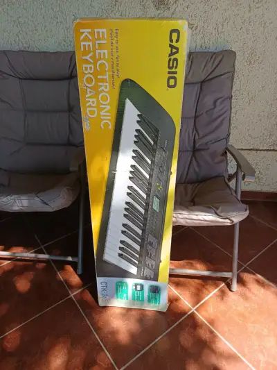 Teclado electrónico Casio nuevo - miniatura 1