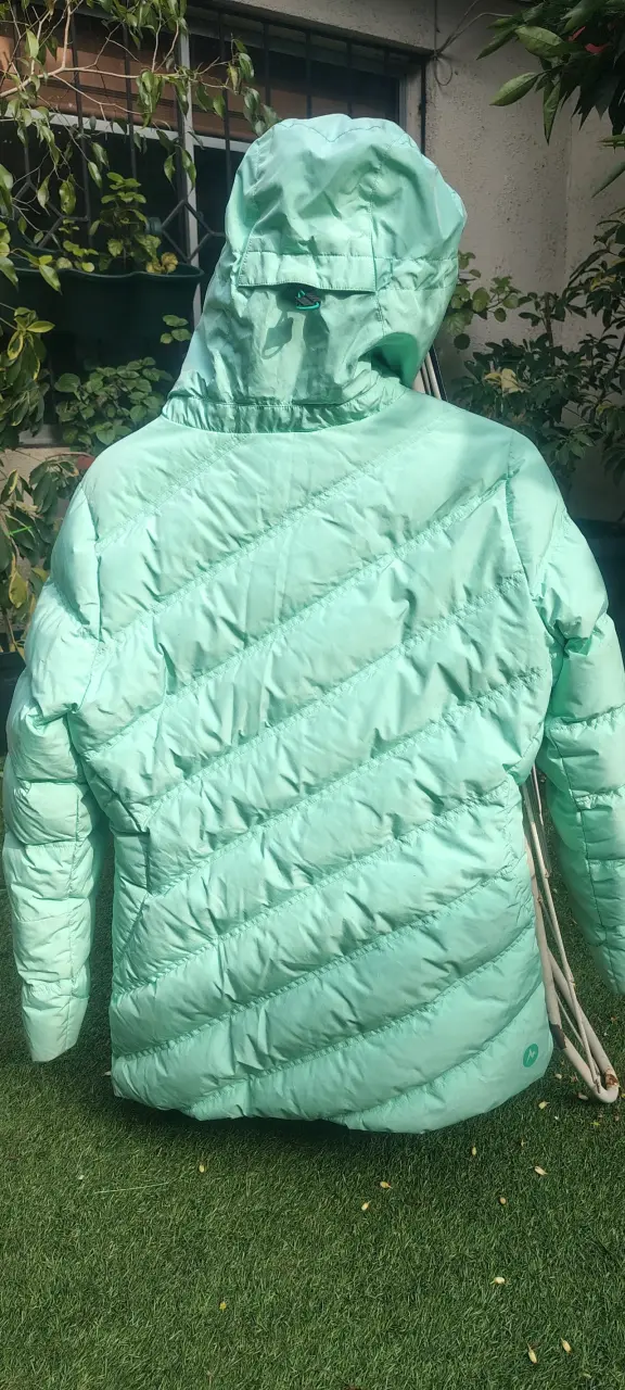 Chaqueta Marmot acolchada verde con capucha - 2