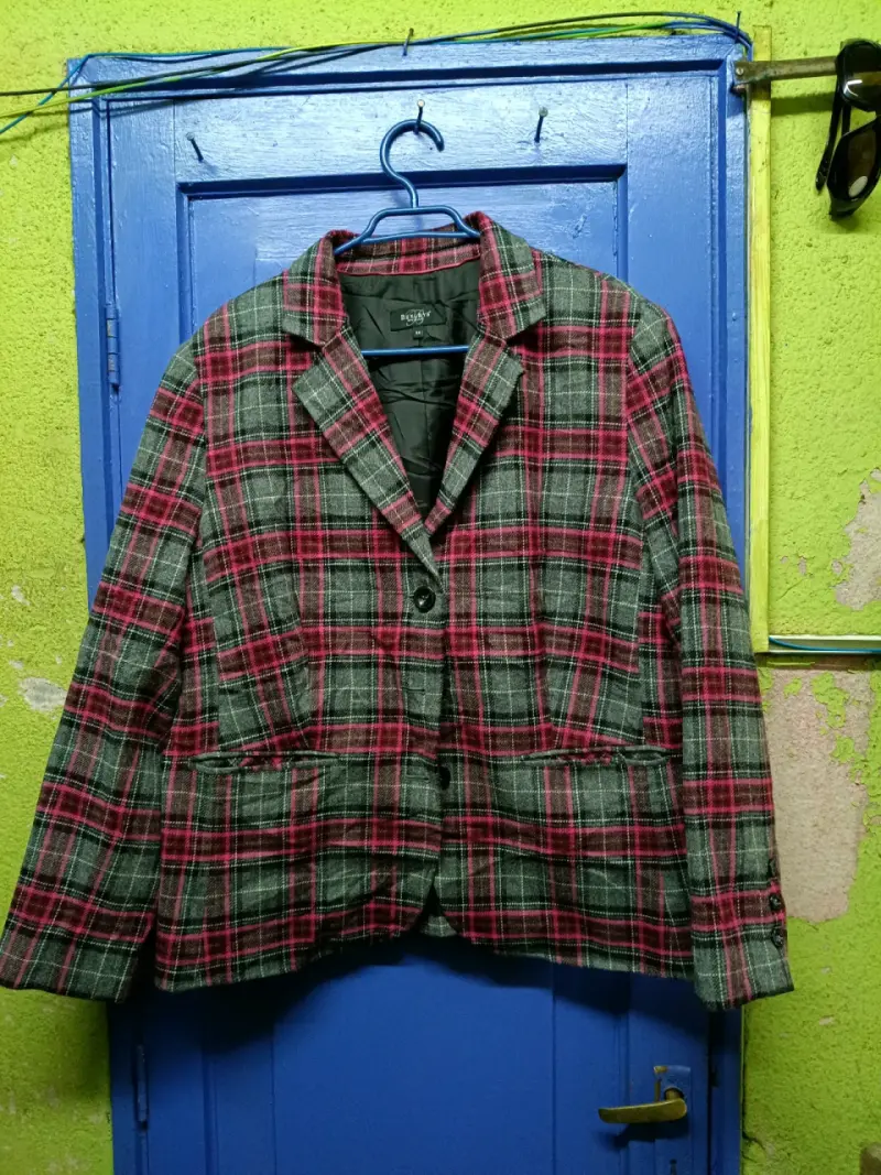 Blazer tartán rojo y gris
