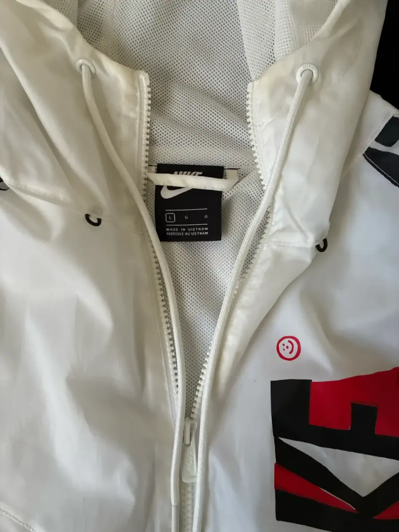 corta viento nike blanca - 2