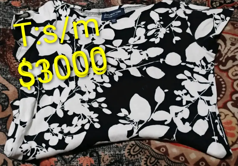 Poleras y blusas con encaje - 2