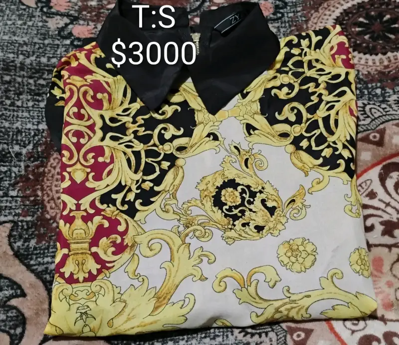Poleras y blusas con encaje - 5