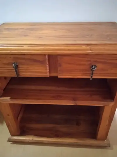 Mueble de madera con cajones - miniatura 1