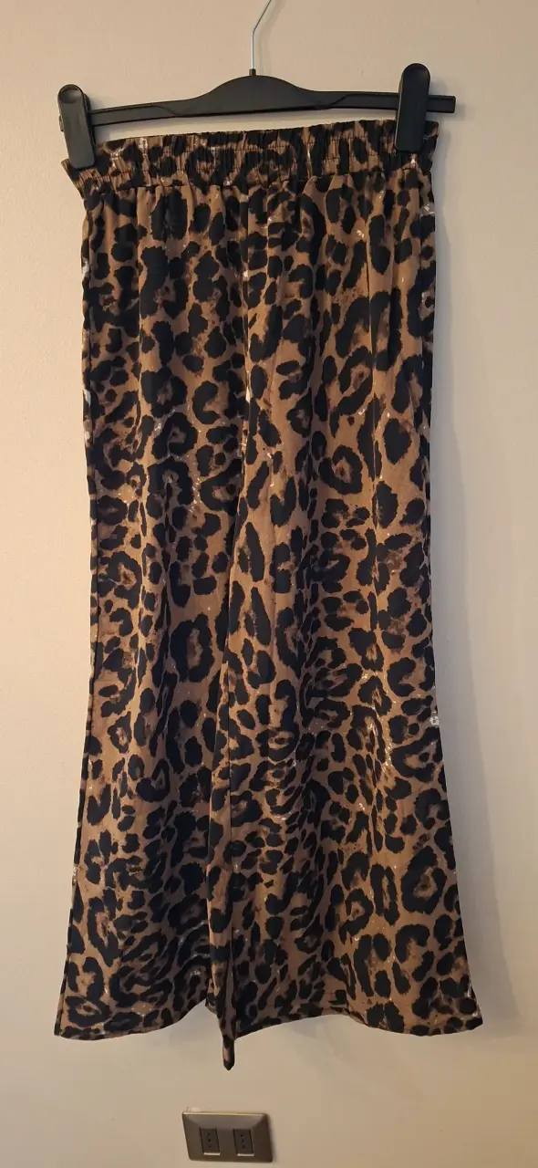 Pantalón animal print suelto