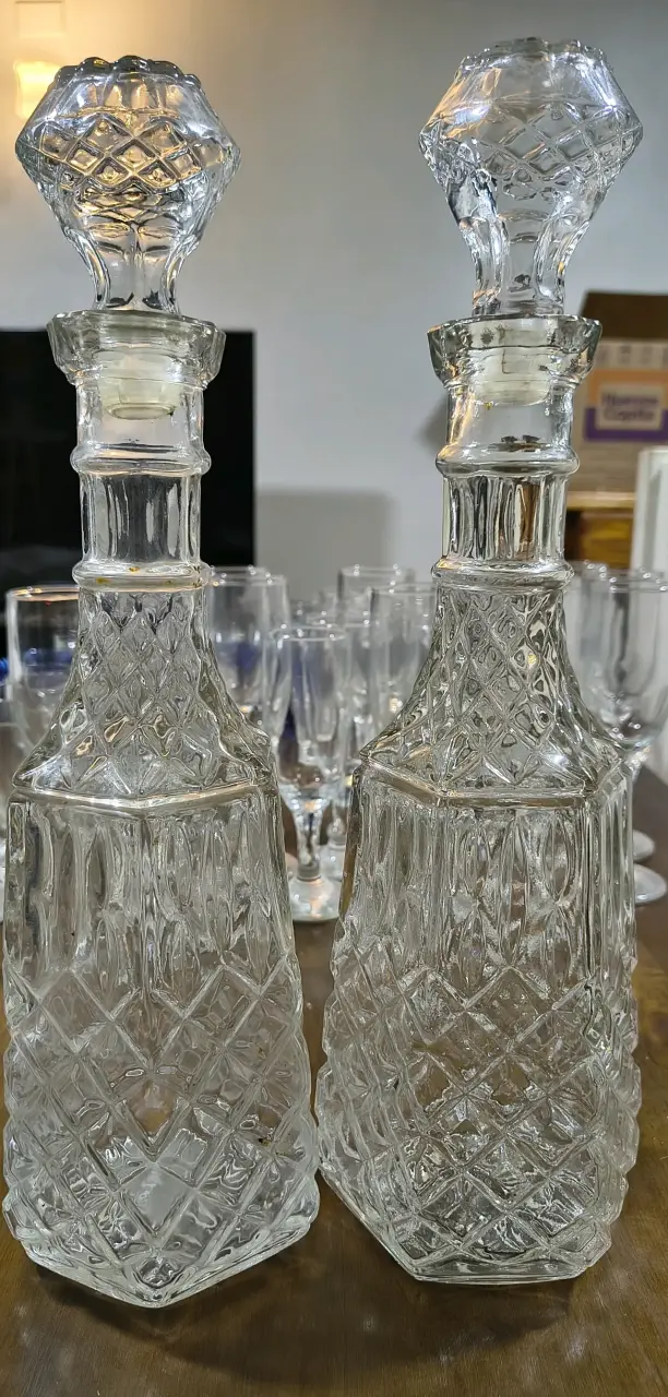 Juego de botellas de cristal tallado - 1