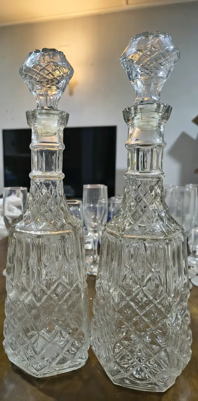 Juego de botellas de cristal tallado - 2