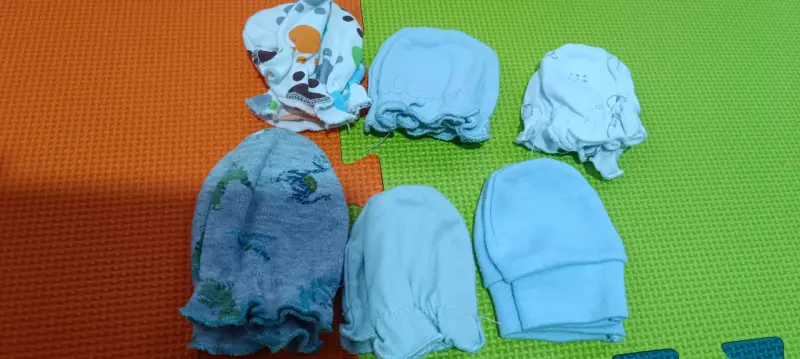 Guantes de bebé variados