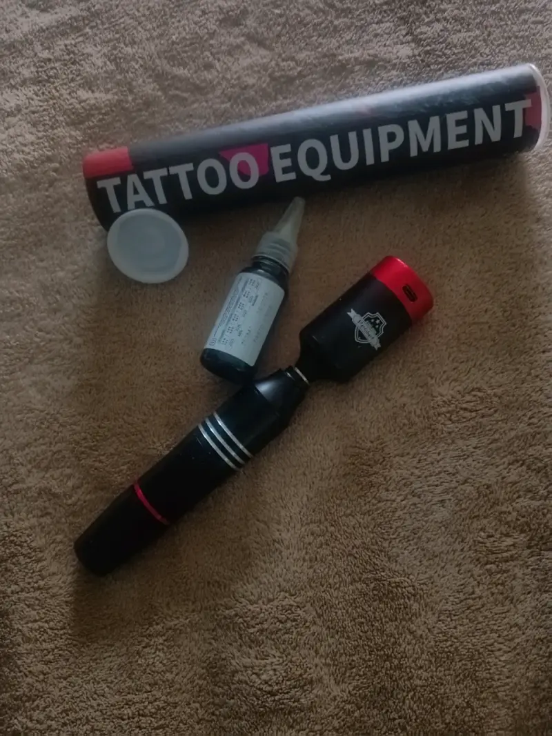 Máquina de Tatuaje con Tinta