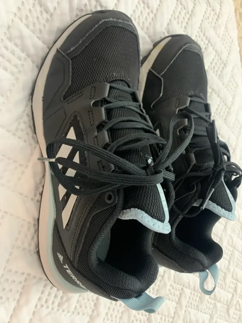 Zapatillas negras de deporte - 1