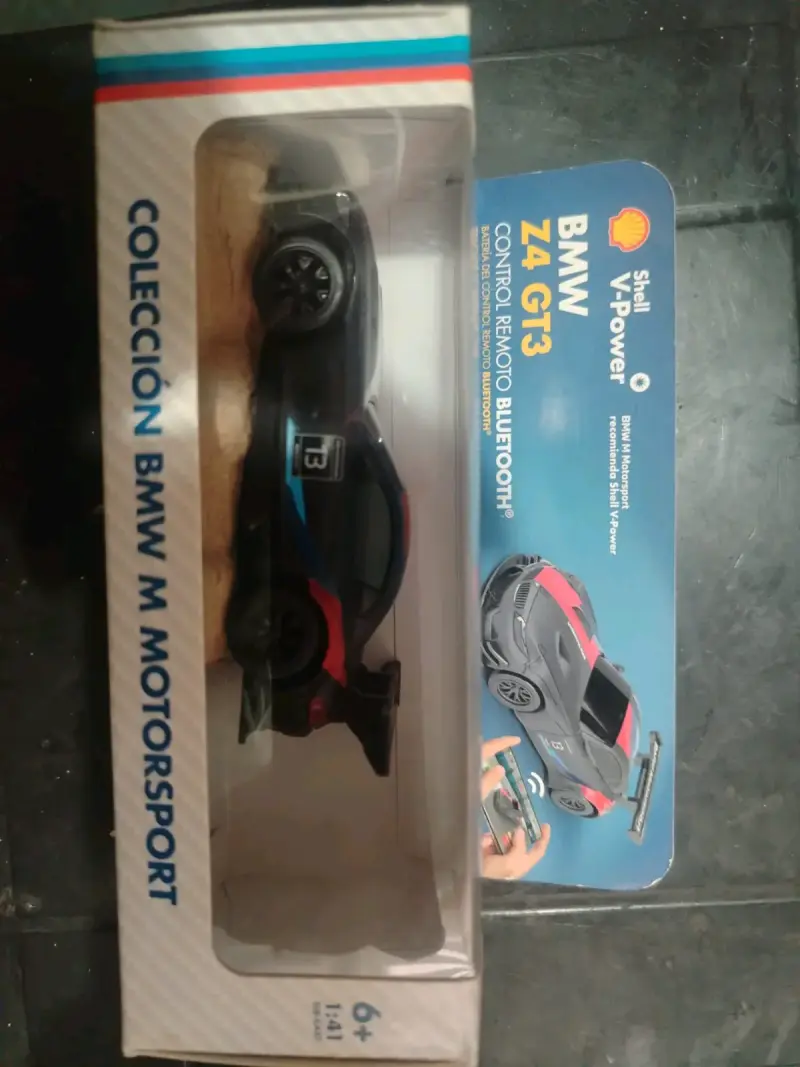 Coche BMW Z4 GT3 a control remoto - 2