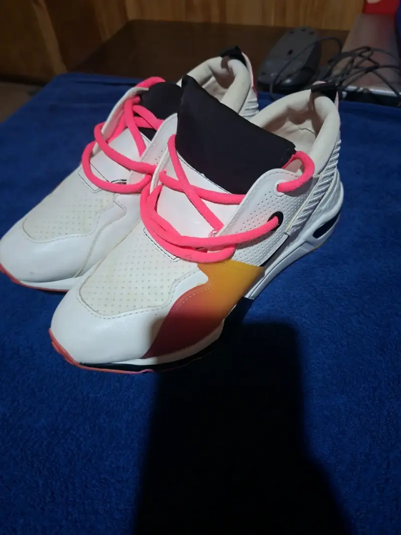 Zapatillas deportivas blancas y rosas - 3