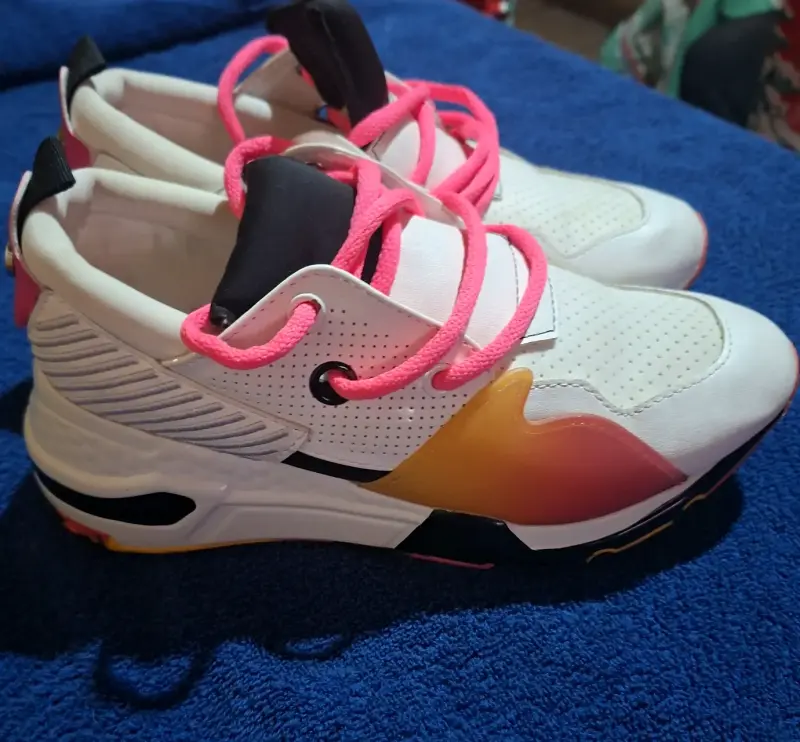 Zapatillas deportivas blancas y rosas - 4