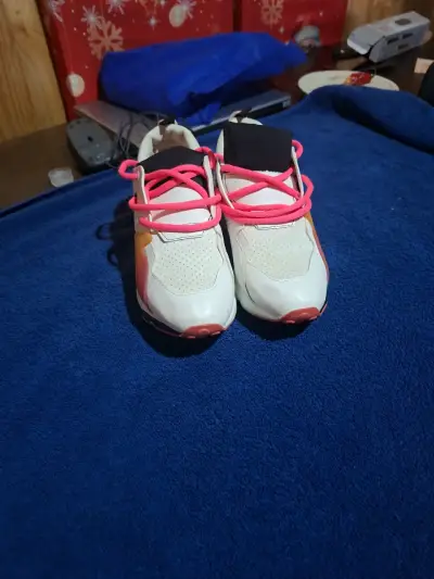 Zapatillas deportivas blancas y rosas - miniatura 6