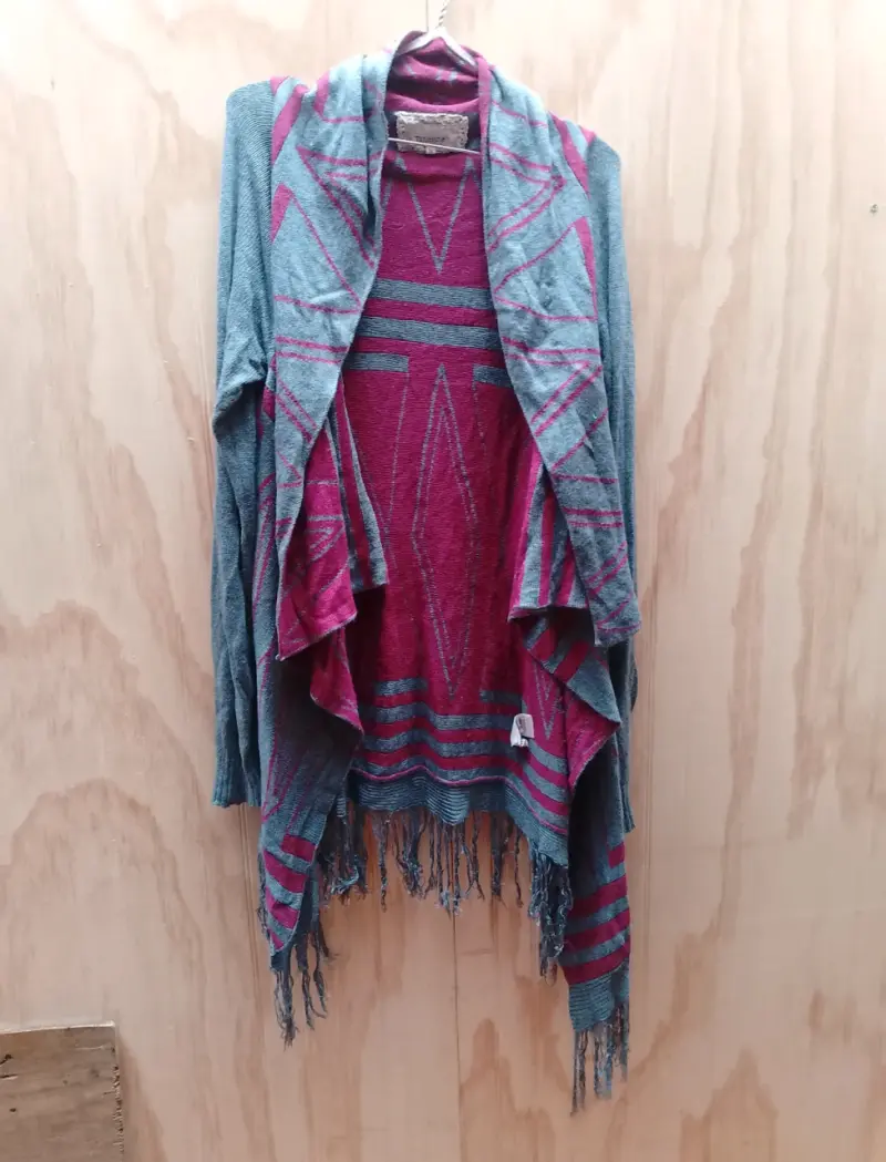Cardigan azul con diseño floral - 2